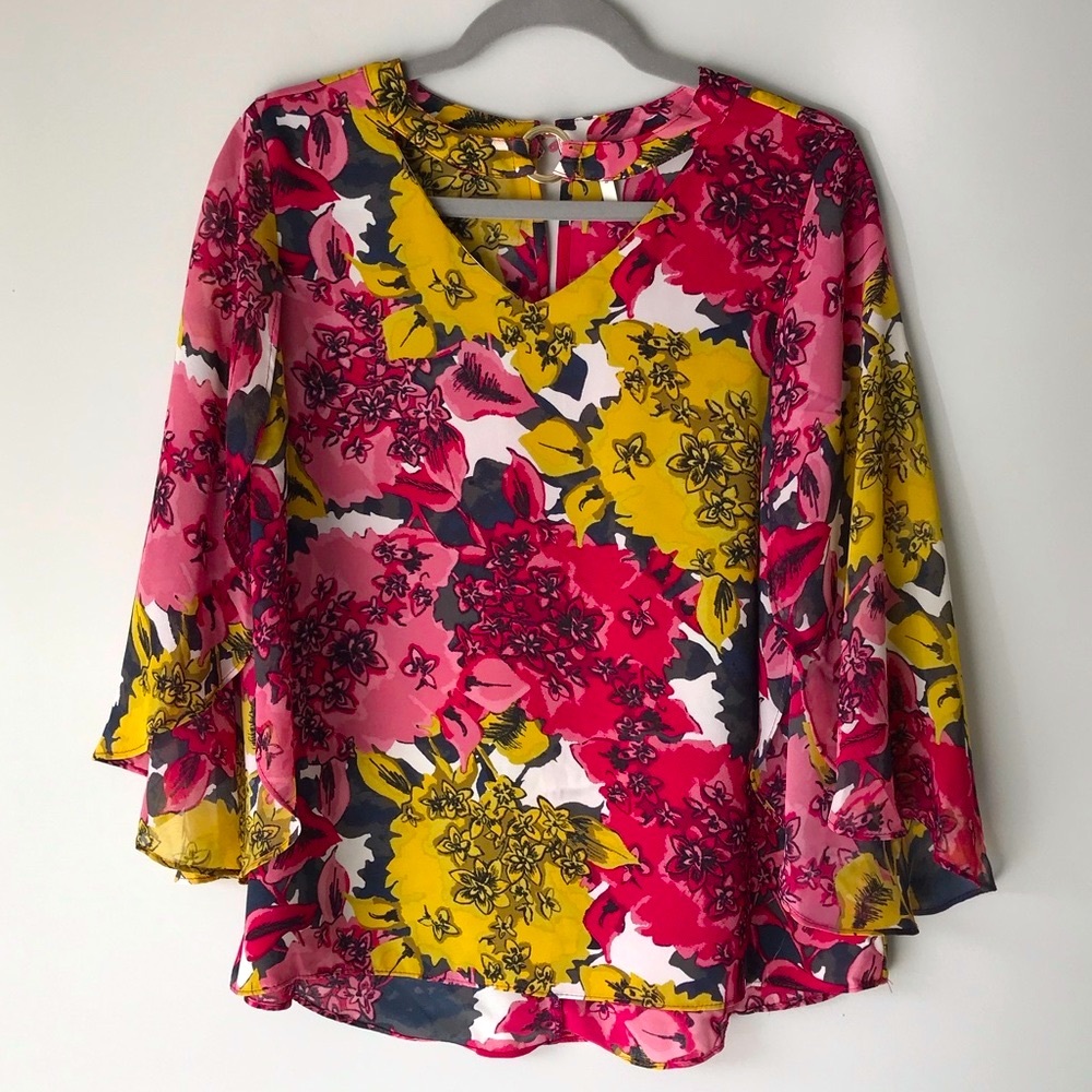 Floral Front Cutout Flowy Top